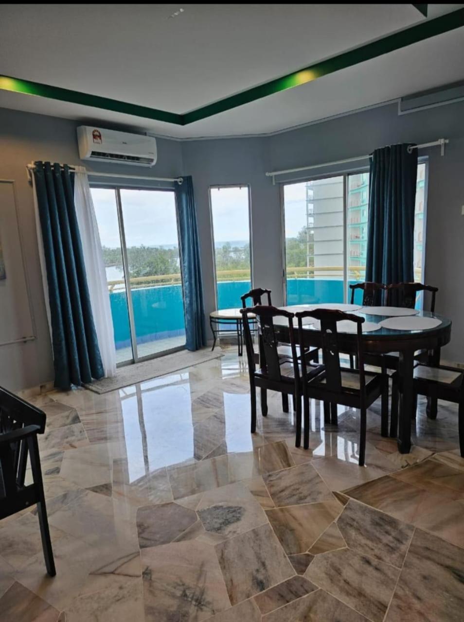 Pangsapuri Bayview Pd - Best Sea View 3 Bedrooms *